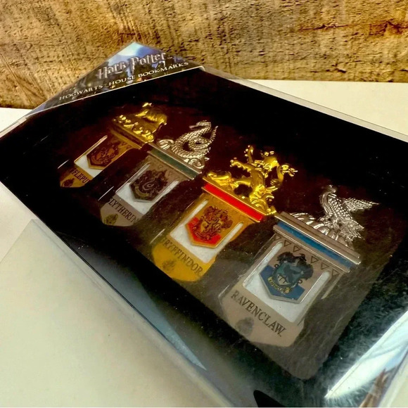 NIB Harry Potter Hogwarts House Bookmarks - Picture 4 of 5